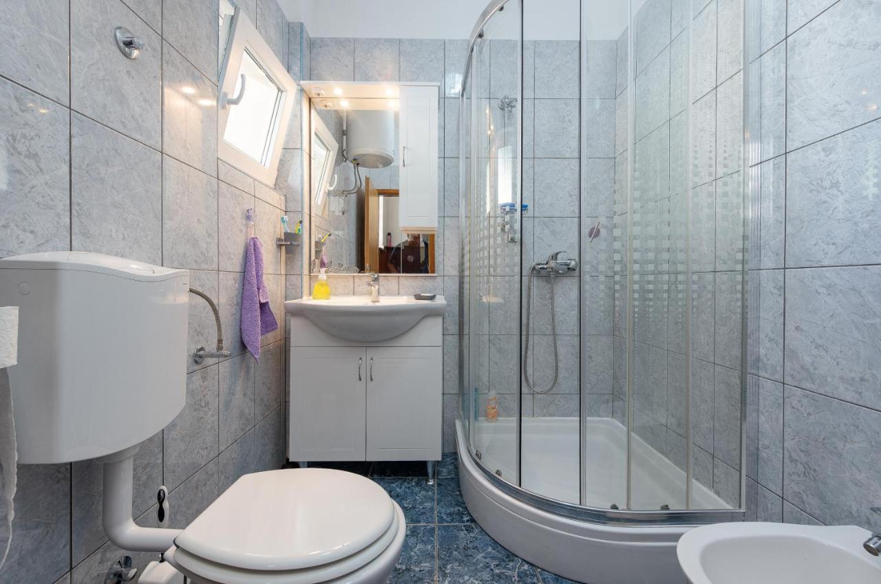 Apartmani Mila Gornji Karin Exteriör bild