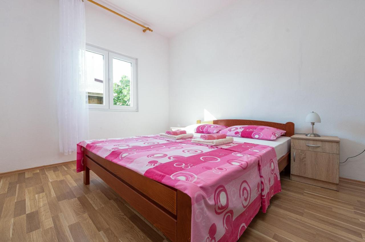 Apartmani Mila Gornji Karin Exteriör bild