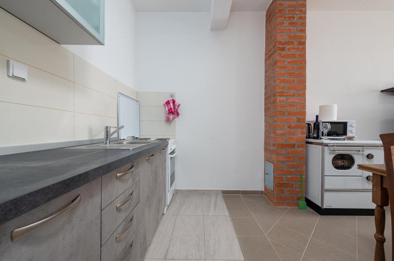 Apartmani Mila Gornji Karin Exteriör bild